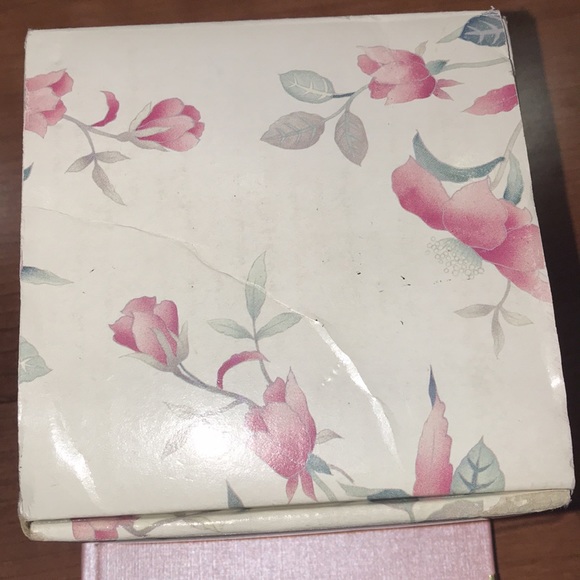 NWT Porcelain covered box-Silk Flowers by Mikasa - Picture 9 of 11